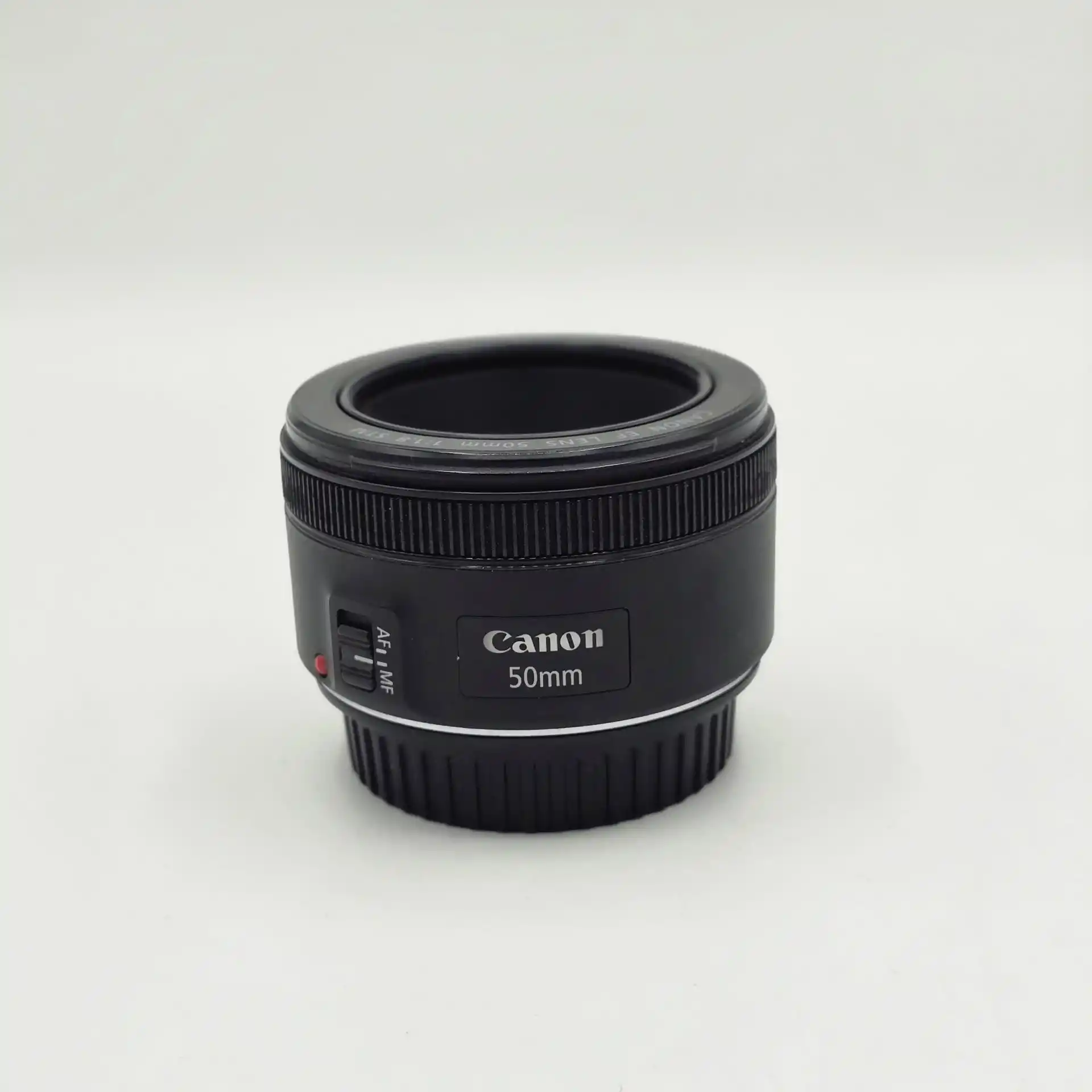 لنز کانن | Canon 50mm F/1.8 STM دست دو